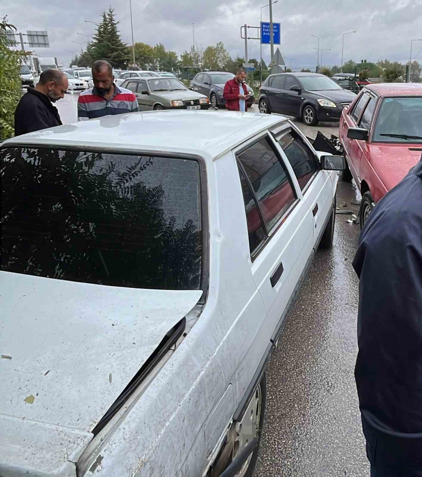 İnegöl’de zincirleme kaza: 2 yaralı