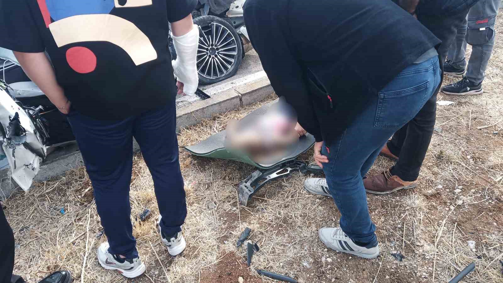 Bandırma’da feci kaza: Hamile kadın ve 3 yaşındaki kızı hayatını kaybetti