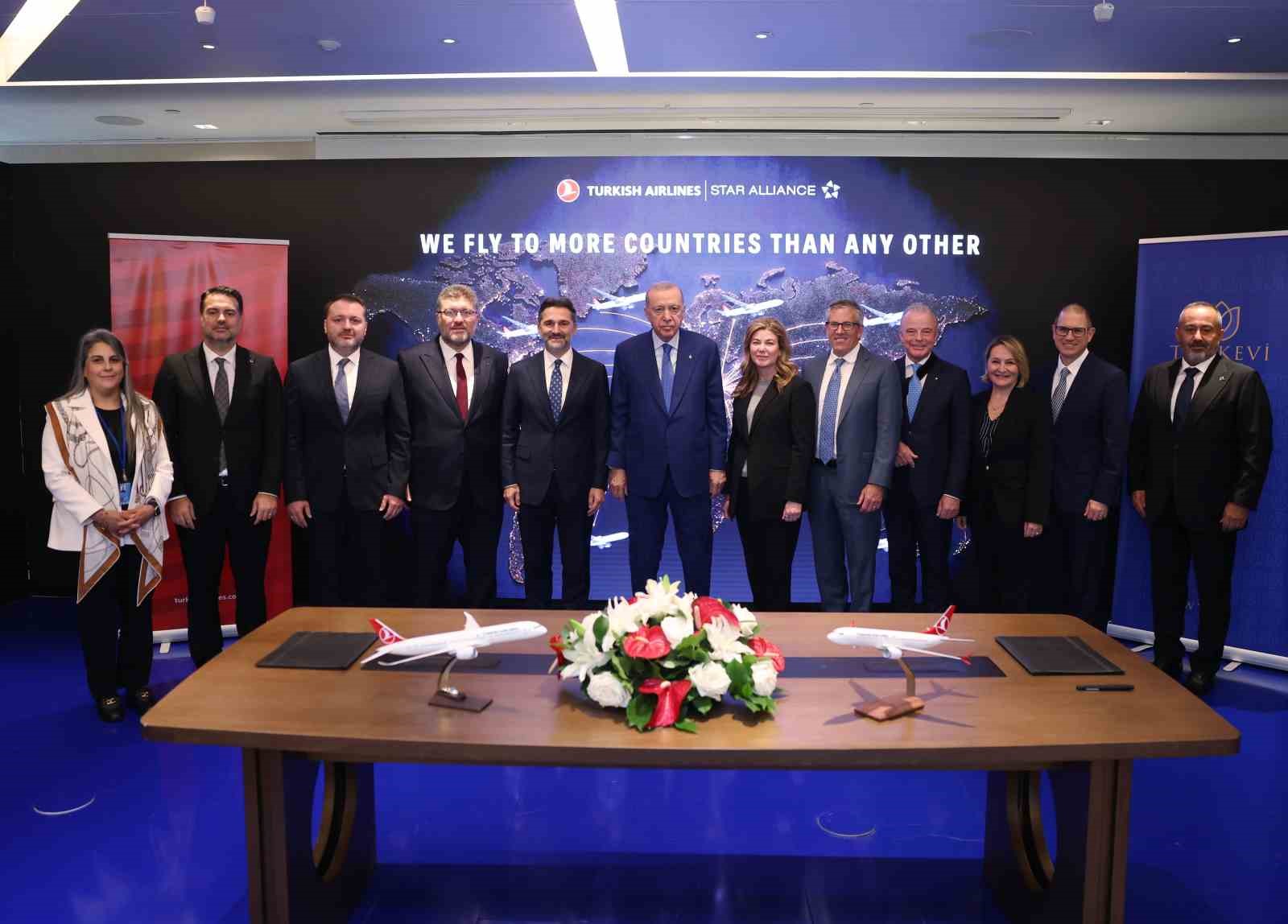 Türk Hava Yolları, 150 adede kadar yolcu uçağı siparişi için Boeing’le anlaşma imzaladı