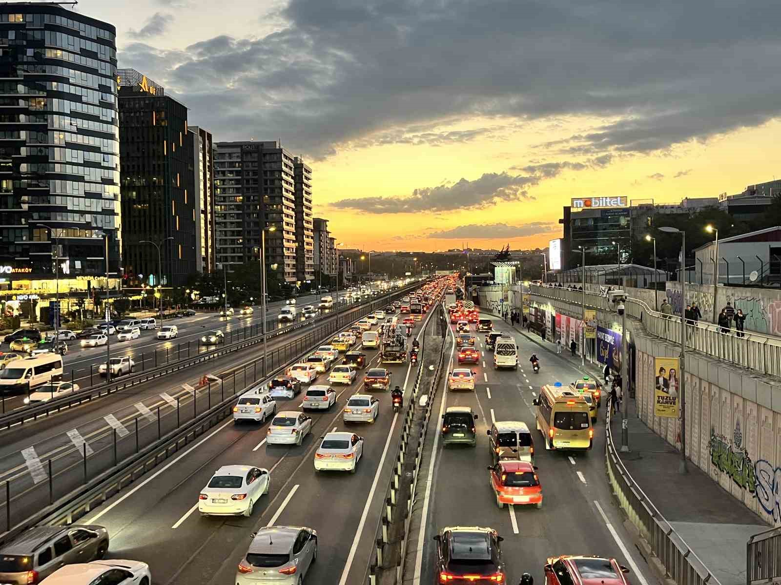 İstanbul’da trafik yoğunluğu yüzde 69’a ulaştı