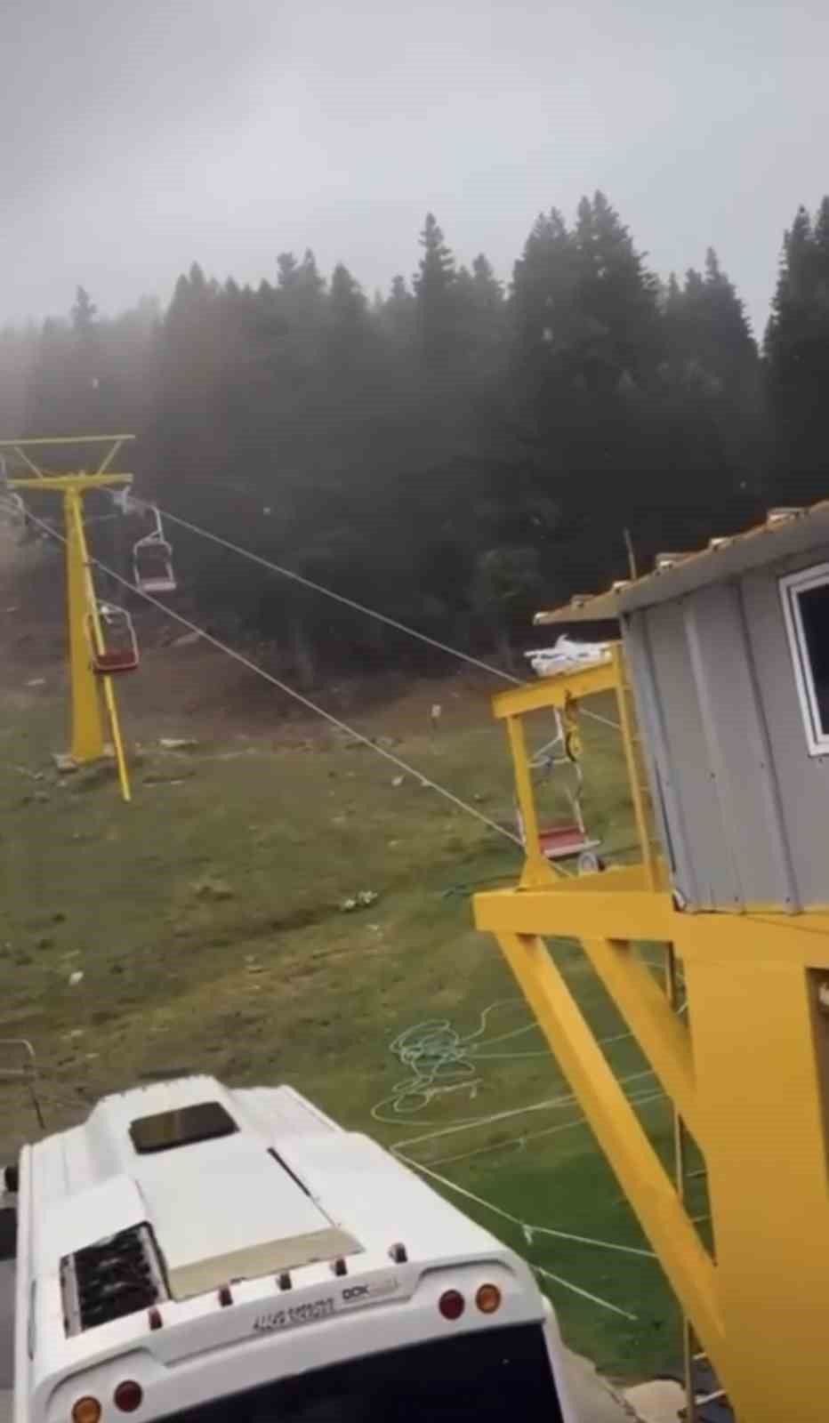 Uludağ’a sezonun ilk karı yağdı