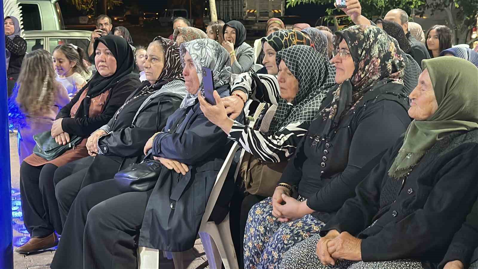 Down sendromlu genç kızın temsili düğününde duygu dolu anlar yaşandı