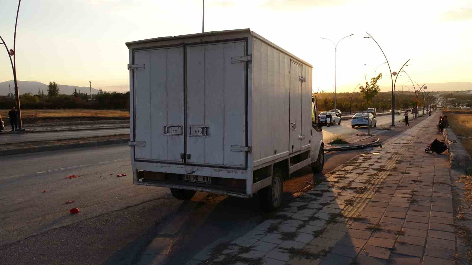 Kamyonetin çarptığı yaya ağır yaralandı