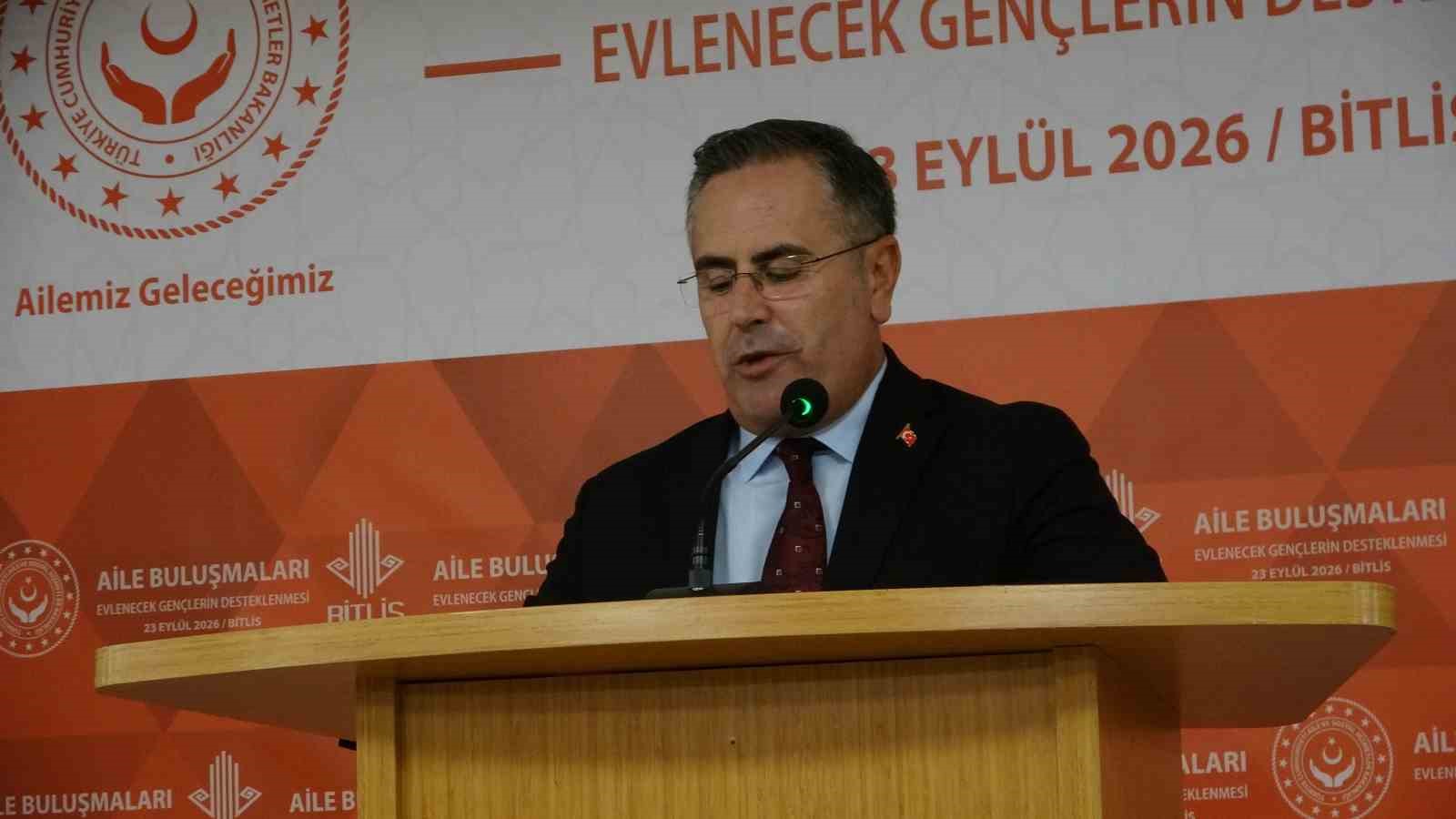 Bitlis’te "Evlenecek Gençler Destek Projesi" kapsamında çiftlerle buluşma