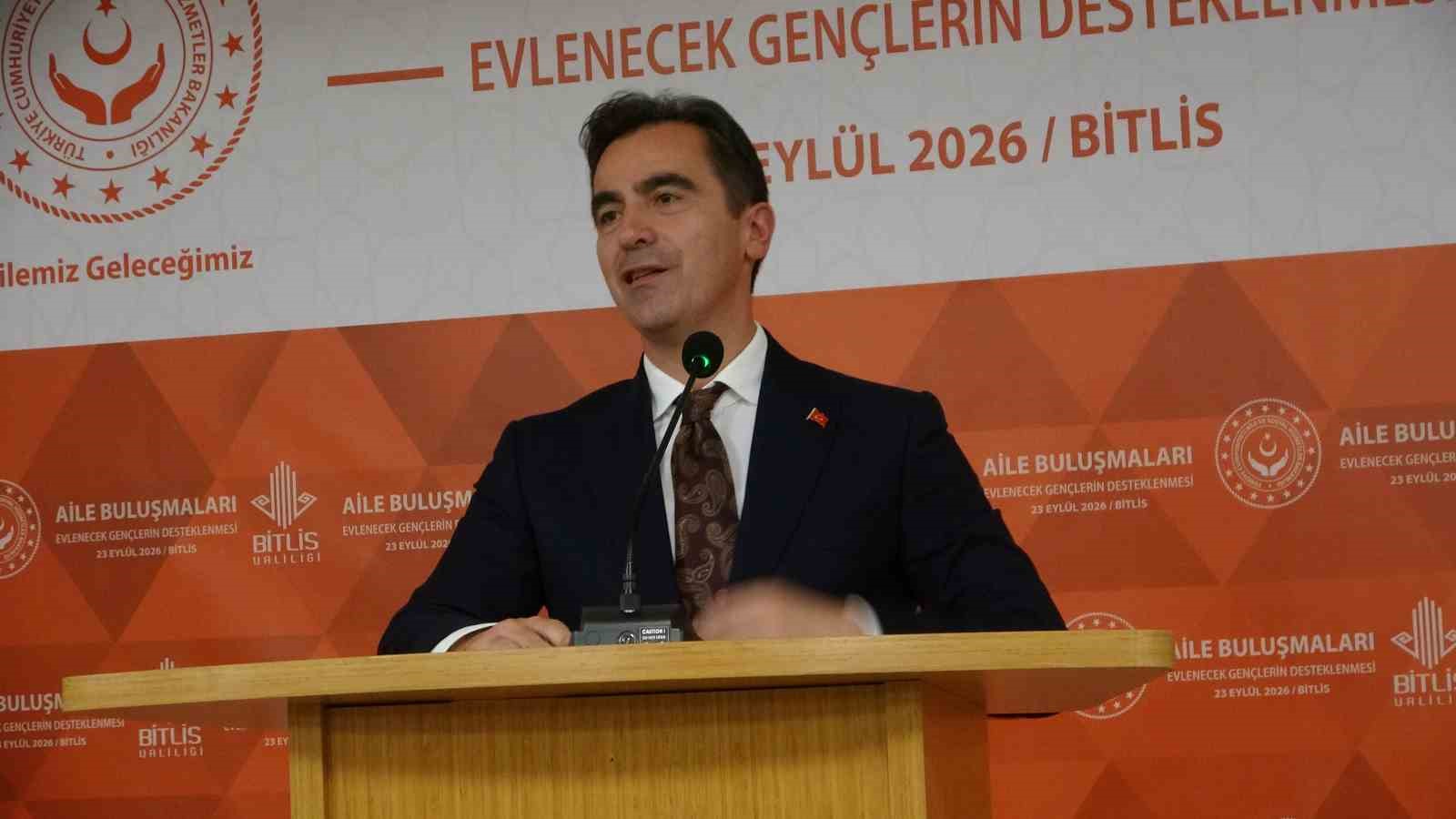 Bitlis’te "Evlenecek Gençler Destek Projesi" kapsamında çiftlerle buluşma