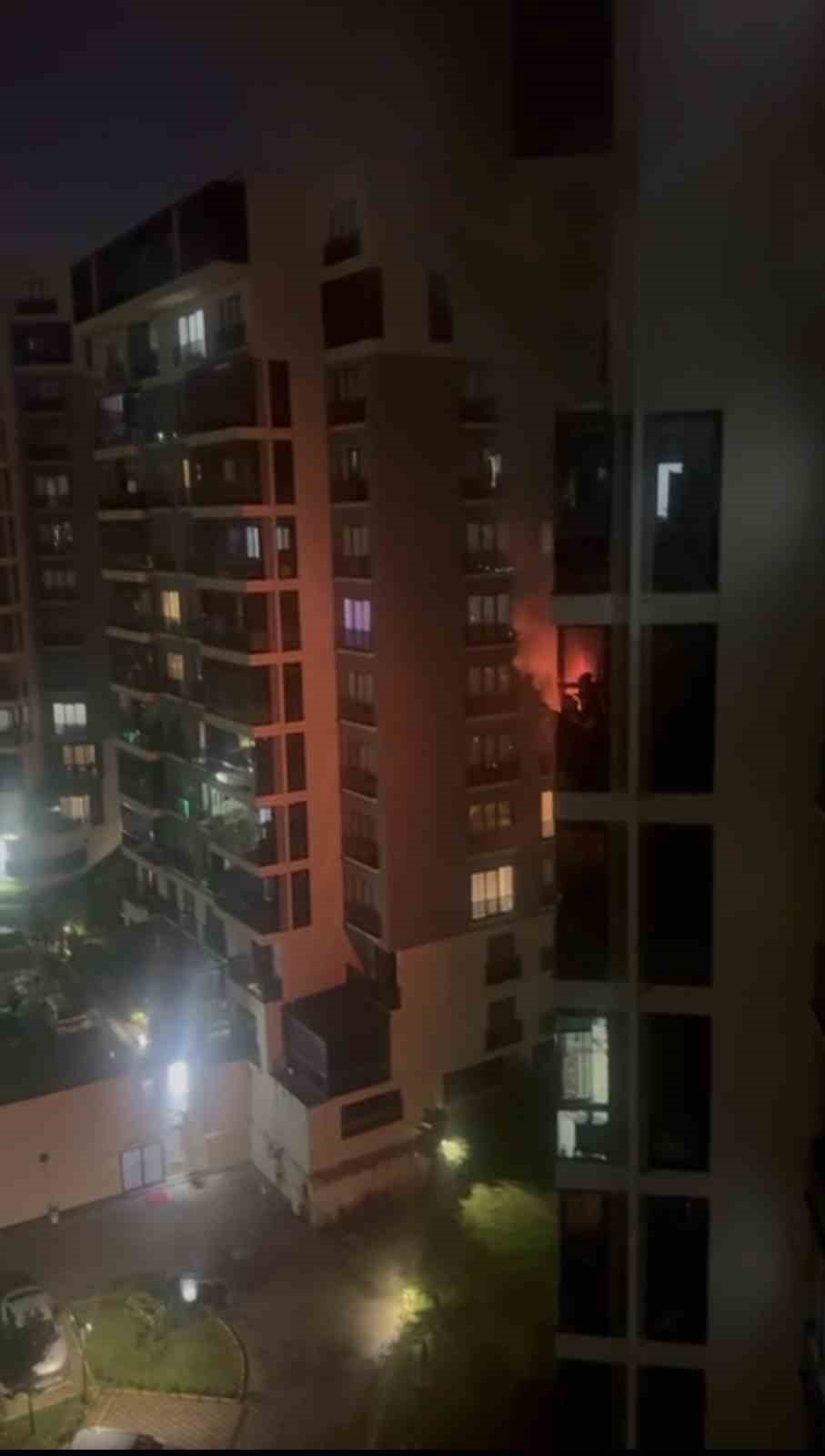 Bursa’da apartman dairesinde yangın: 4 kişi dumandan etkilendi