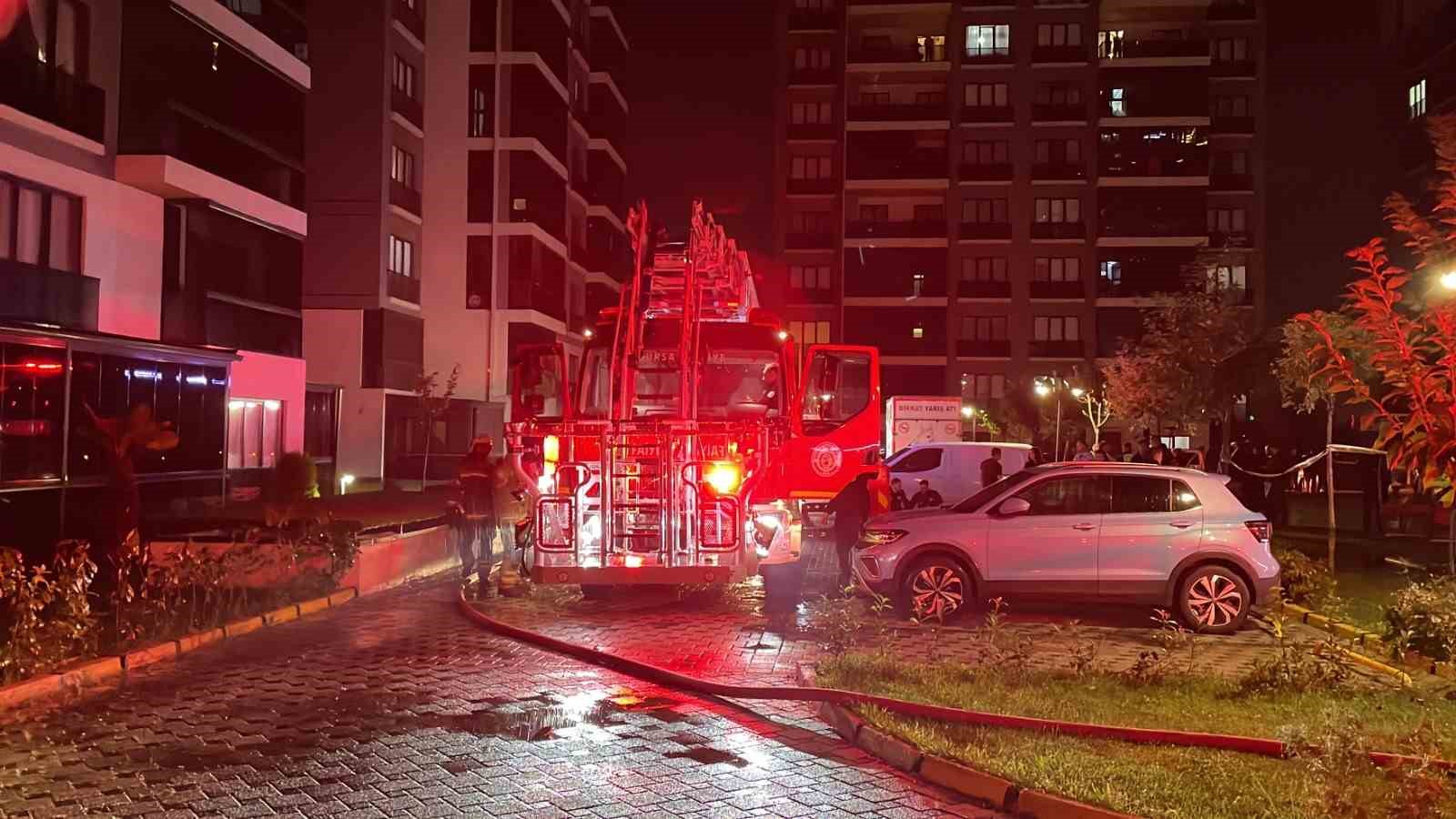 Bursa’da bina yangını: Mahsur kalan 19 kişi kurtarıldı
