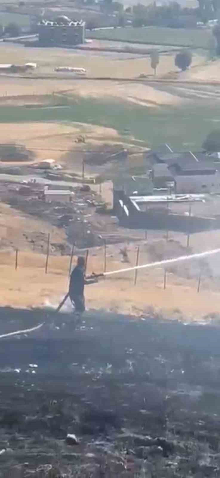 Muş’ta iki bölgede çıkan anız yangınları söndürüldü