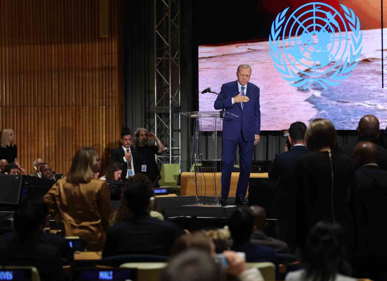 Cumhurbaşkanı Erdoğan: "(COP31) Farklı coğrafyaların beklentilerini gündeme taşıyacak bir anlayışla hazırlıkları yürütüyoruz"