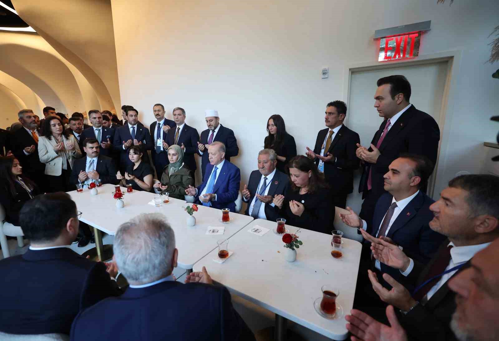 Cumhurbaşkanı Erdoğan’dan New York’ta Türk pastanesine ziyaret
