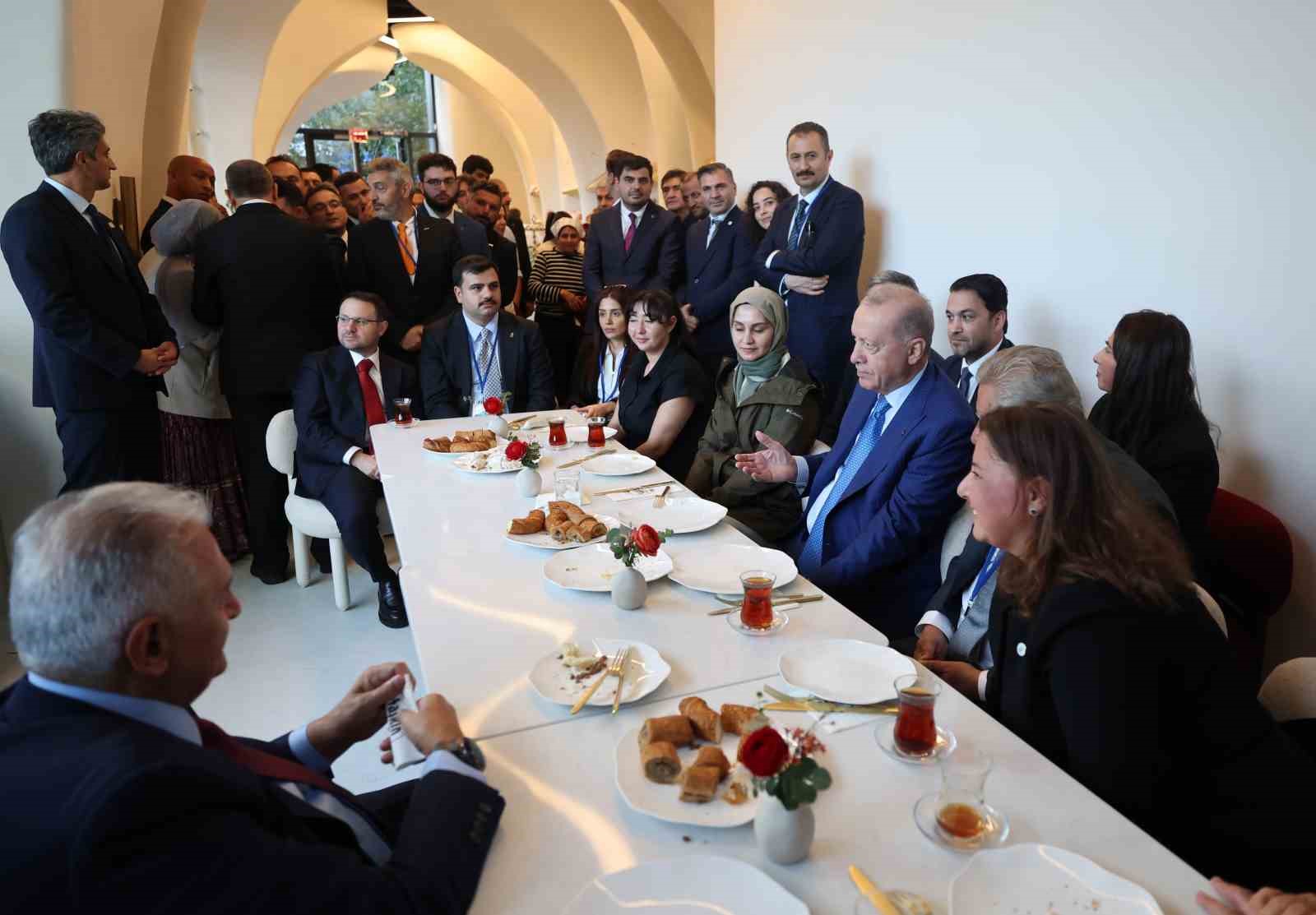 Cumhurbaşkanı Erdoğan’dan New York’ta Türk pastanesine ziyaret