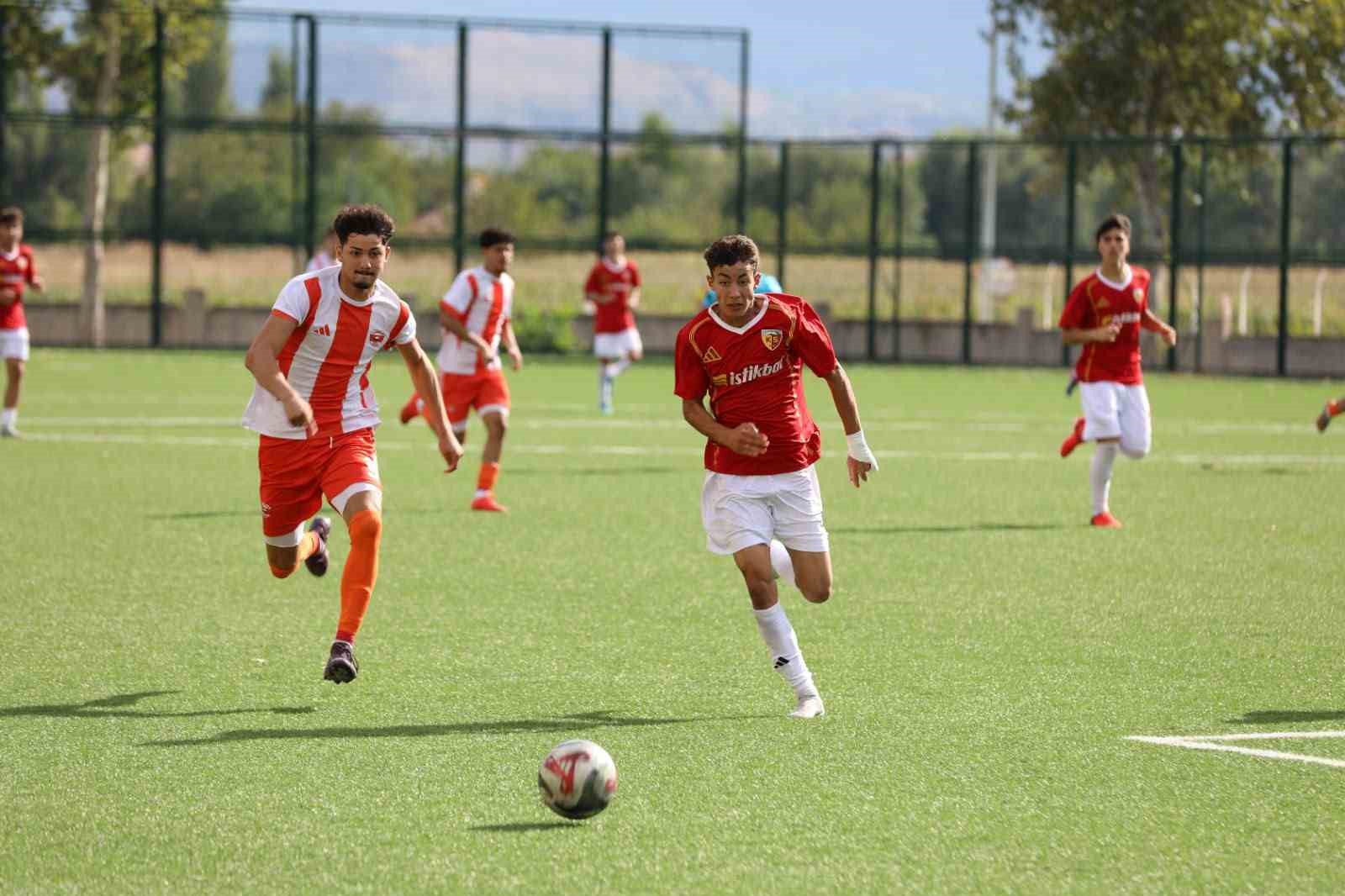 Kayserispor U-19 sezona galibiyetle başladı