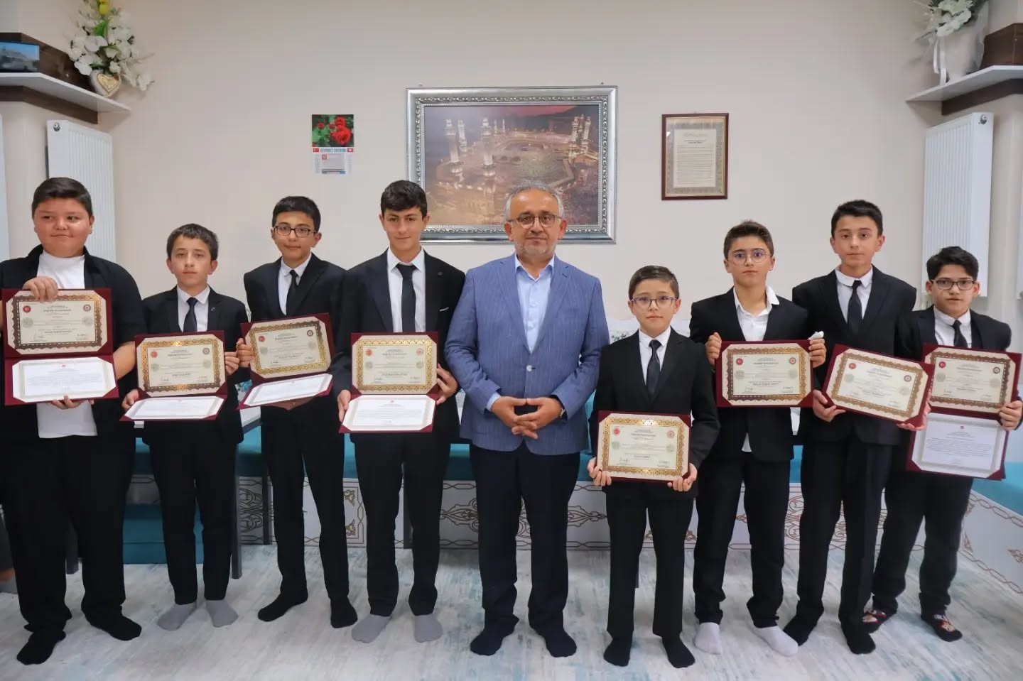 Bayburt’ta hafızlık eğitimini tamamlayan öğrencilere belgeleri verildi
