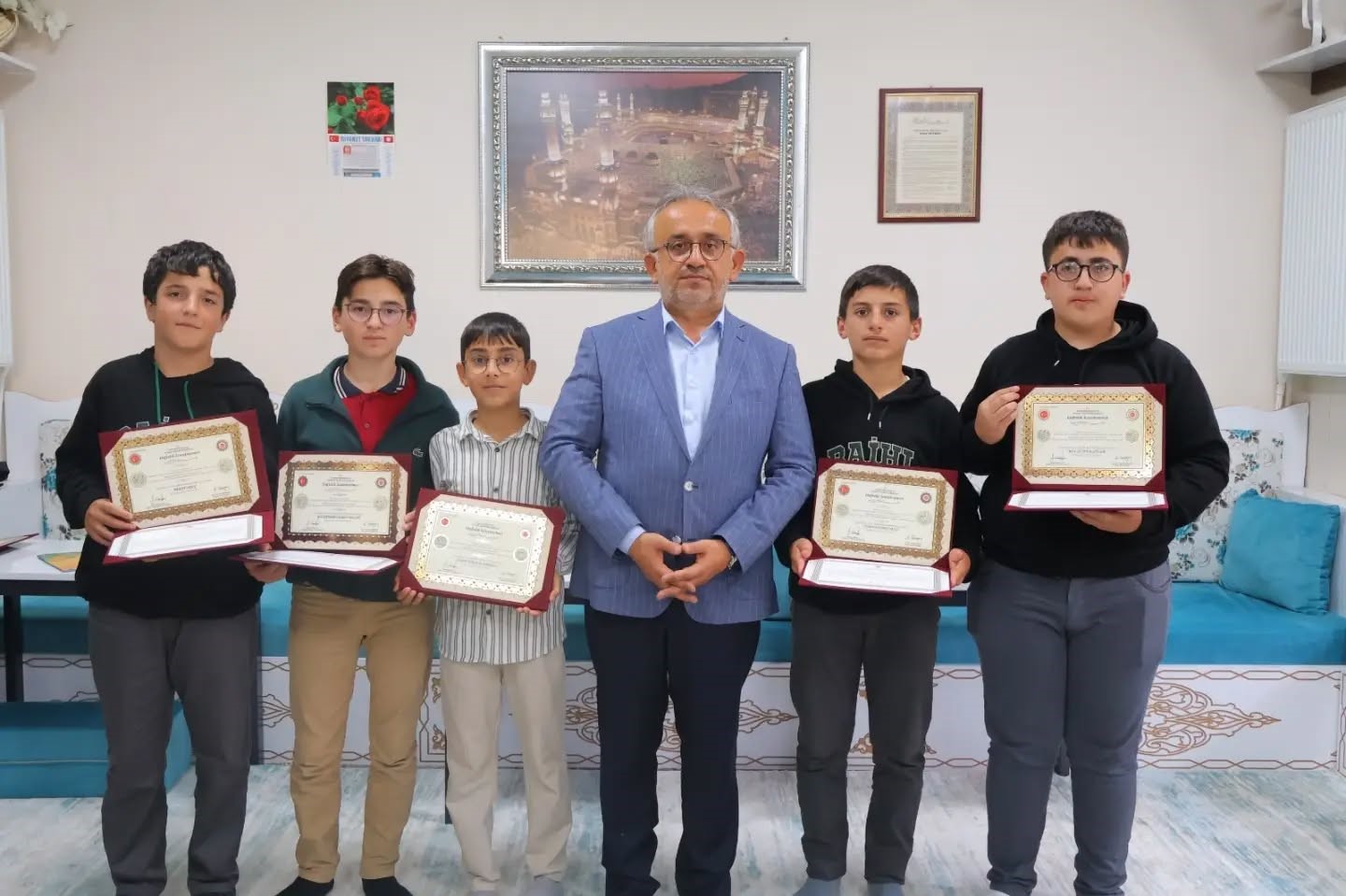 Bayburt’ta hafızlık eğitimini tamamlayan öğrencilere belgeleri verildi