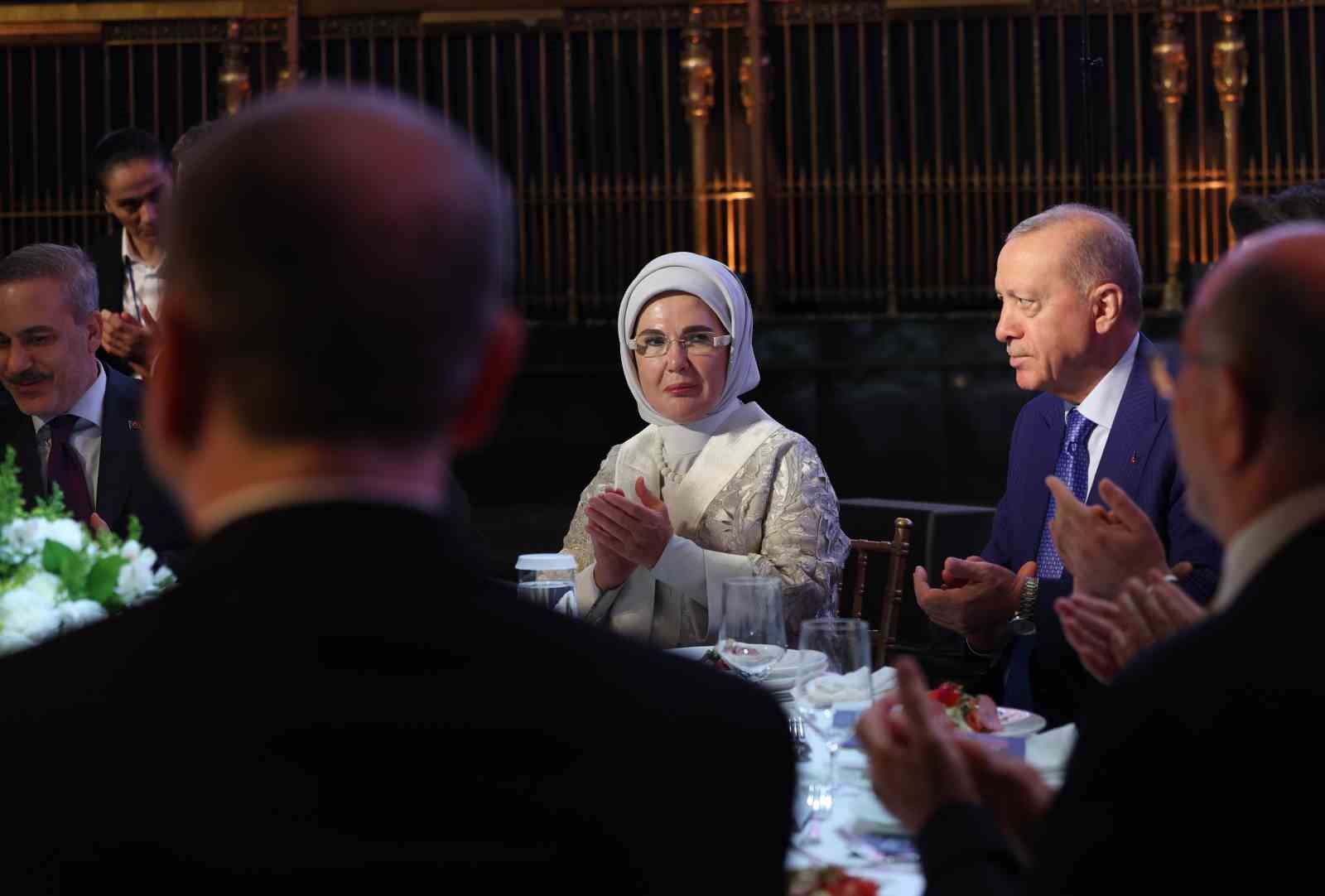 Cumhurbaşkanı Erdoğan: "Müslümanlardan entegre olmaları değil, asimile olmaları bekleniyor"
