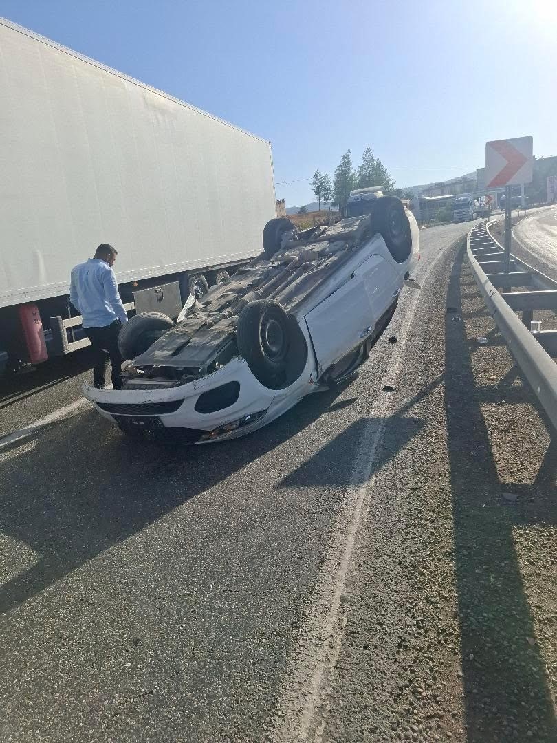 Siirt’te otomobil takla attı: 2 kişi ölümden döndü