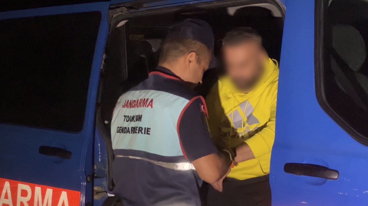 Polisin ne ’dur’ ihtarına ne de uyarı ateşine aldırmadı: 40 kilometre kaçtı, alkollü çıktı