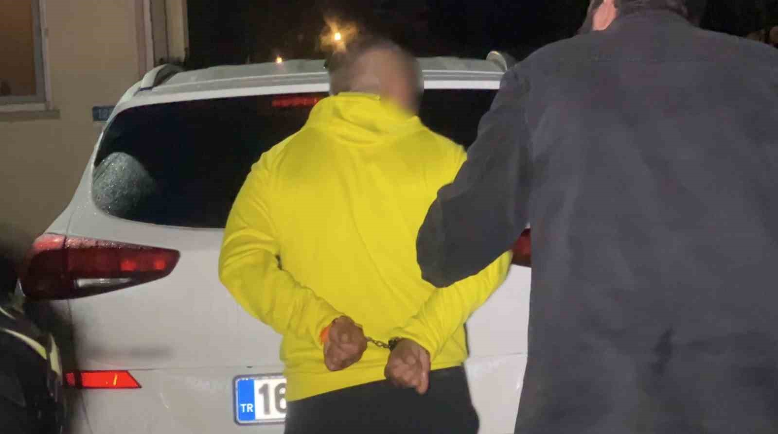 Polisin ne ’dur’ ihtarına ne de uyarı ateşine aldırmadı: 40 kilometre kaçtı, alkollü çıktı