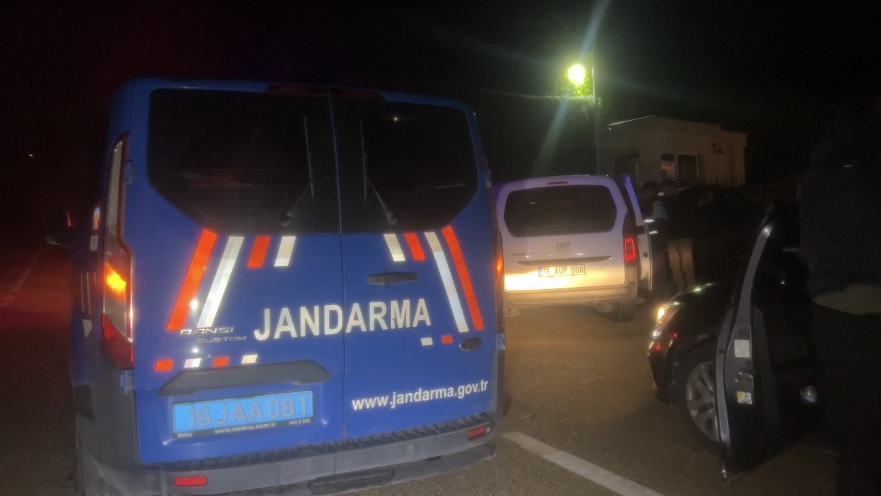 Polisin ne ’dur’ ihtarına ne de uyarı ateşine aldırmadı: 40 kilometre kaçtı, alkollü çıktı