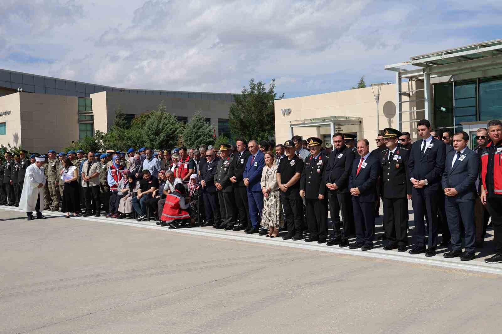 Kalp krizi geçirerek şehit olan Uzman Çavuş Sevim’in naaşı Elazığ’a getirildi