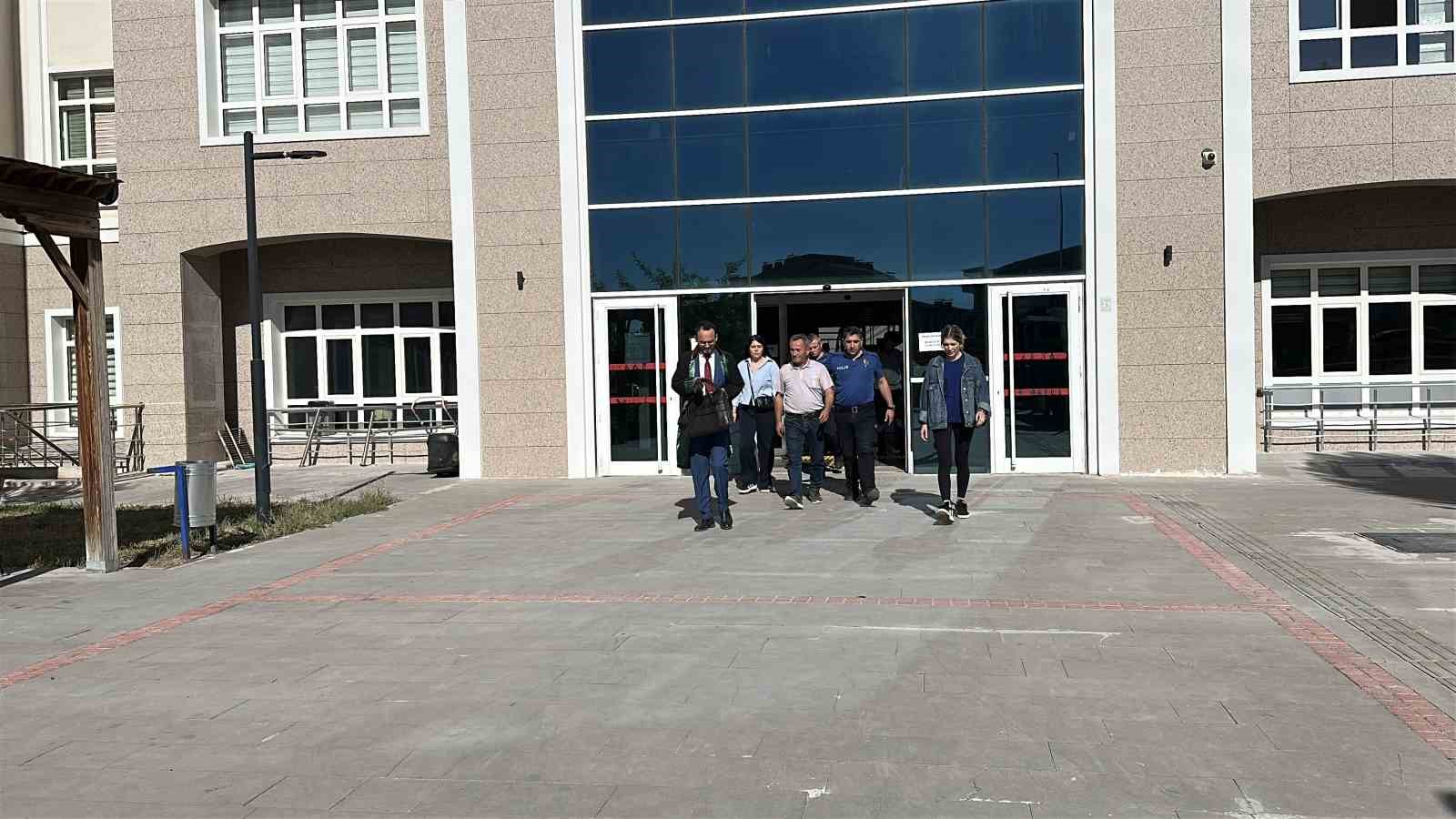 Oğlunun katiline verilen 12 yıl 6 aylık cezaya isyan etti: "Bizler diri diri mezara girdik"