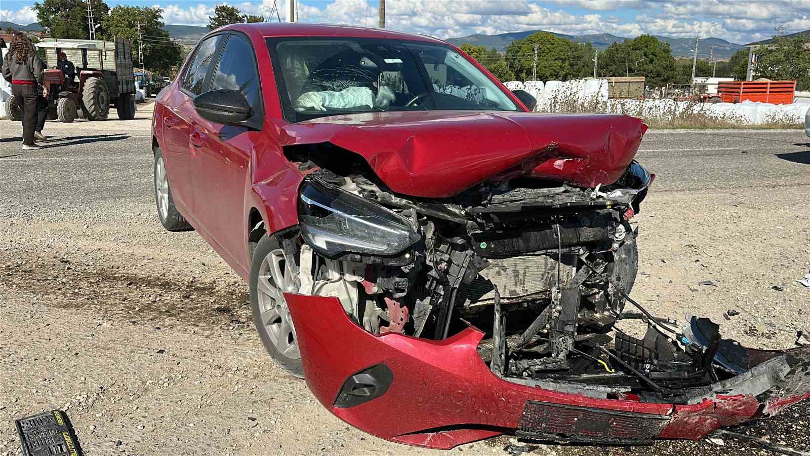 Kastamonu’da iki otomobil çarpıştı: 3 yaralı