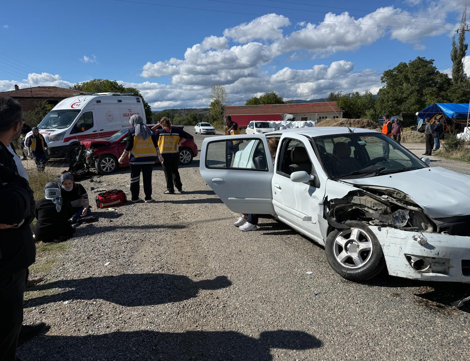 Kastamonu’da iki otomobil çarpıştı: 3 yaralı