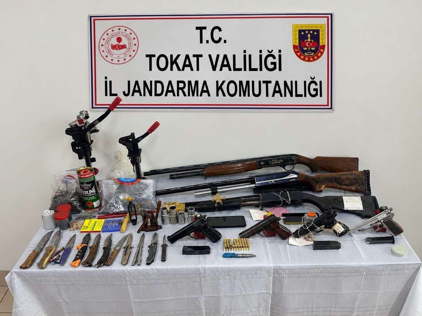 Tokat’ta 11 adrese eş zamanlı silah operasyonu: 11 gözaltı