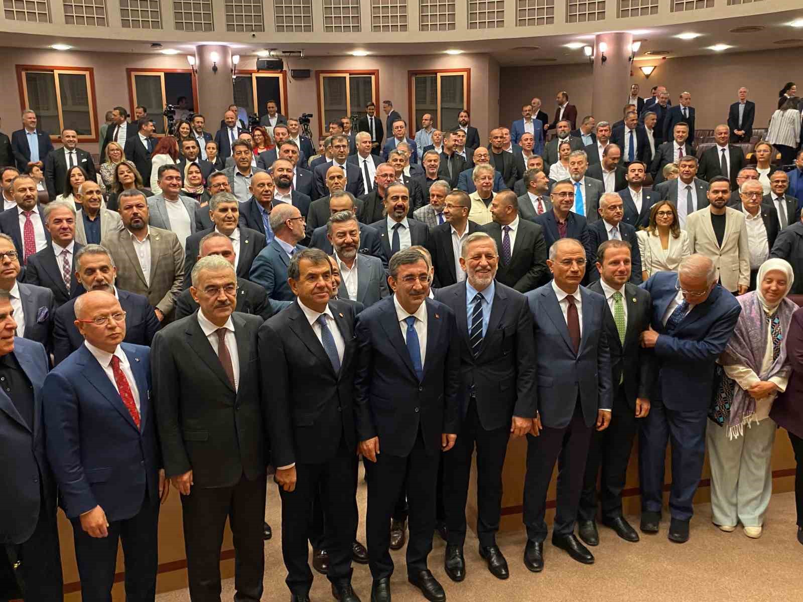 Cumhurbaşkanı Yardımcısı Yılmaz Bursa iş dünyasının temsilcileriyle bir araya geldi