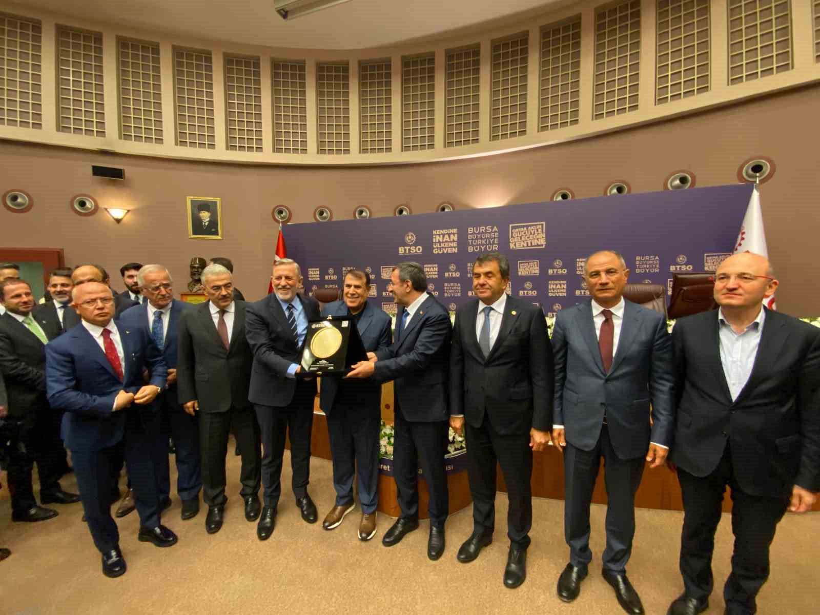 Cumhurbaşkanı Yardımcısı Yılmaz Bursa iş dünyasının temsilcileriyle bir araya geldi