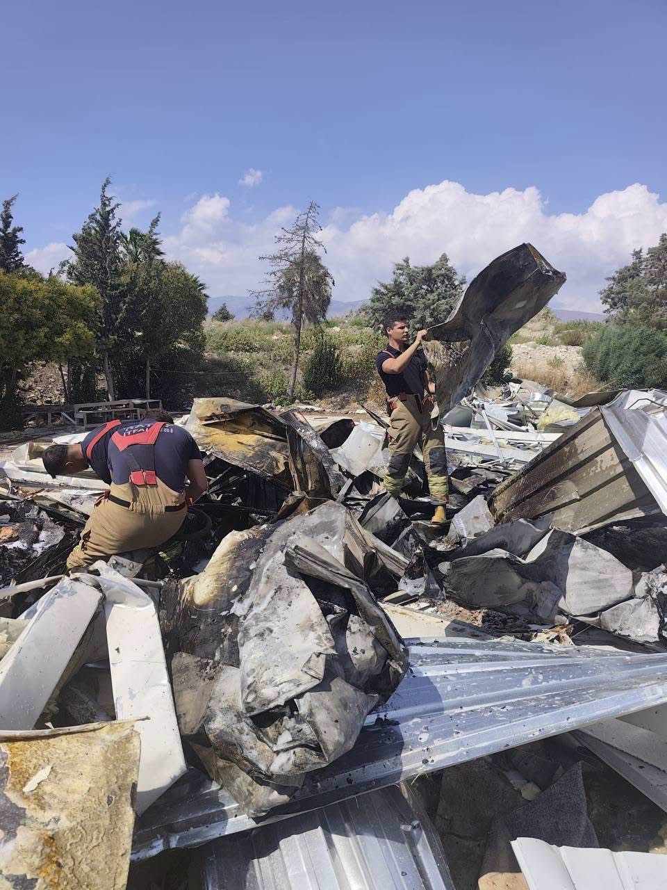 Antakya’da hurdalık alandan alevler yükseldi