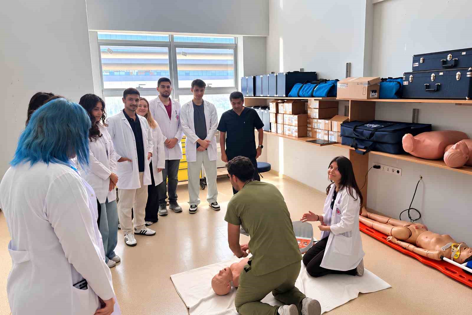 ADÜ’de Simülasyon Temelli Acil Müdahale Eğitimi gerçekleştirildi