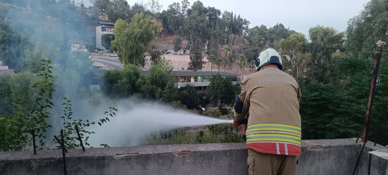 Kırıkhan’da bahçe yangını büyümeden söndürüldü