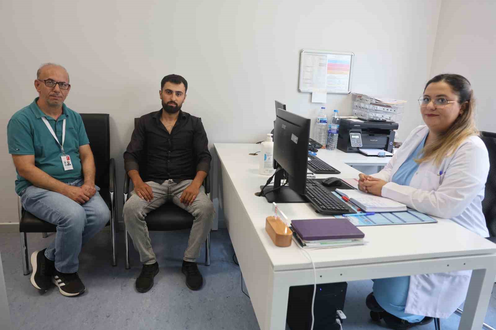 Bağırsak ameliyatıyla sağlığına kavuşan bin 300 gramlık Suriyeli prematüre bebeğin babasından Türkiye’ye övgü dolu sözler