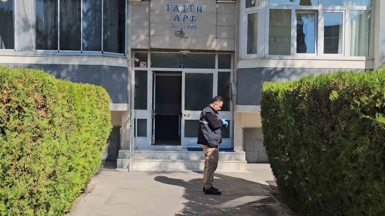 Kayseri’de 3. kattan düşen genç kız ağır yaralandı