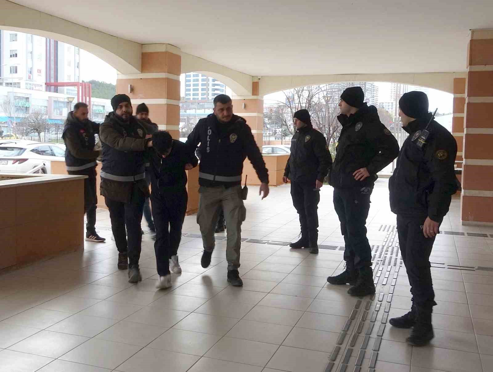 Cinayetle sonuçlanan kavgaya karışan sanıkların yargılanmasına devam edildi