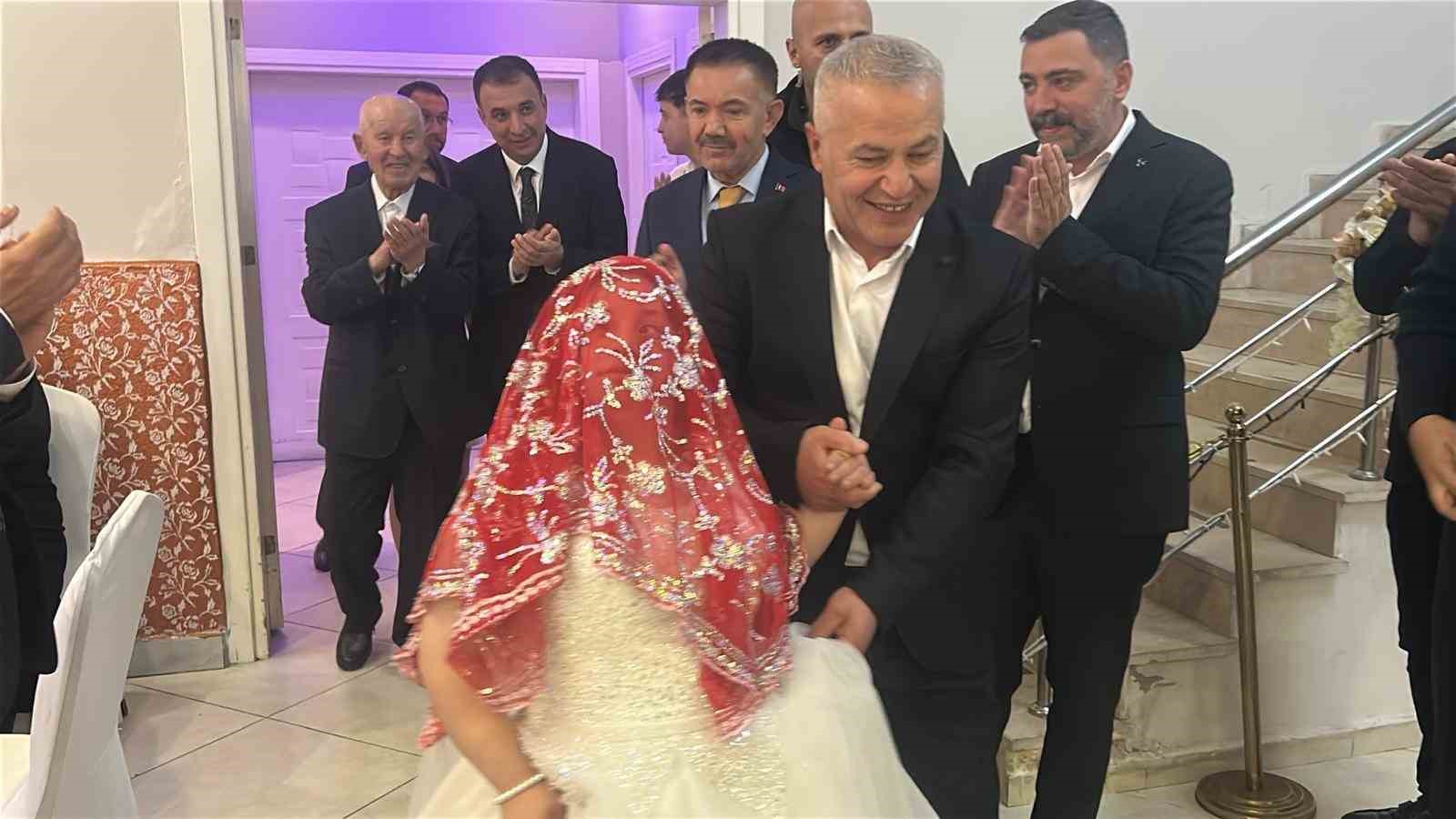 Yağmur’un gelinlik hayali gerçek oldu