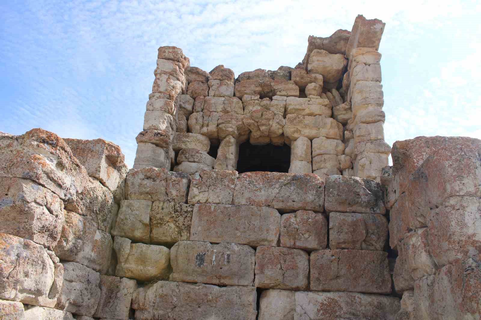 Yüzyıllardır ayakta, mahalleli yok olmamasını istiyor