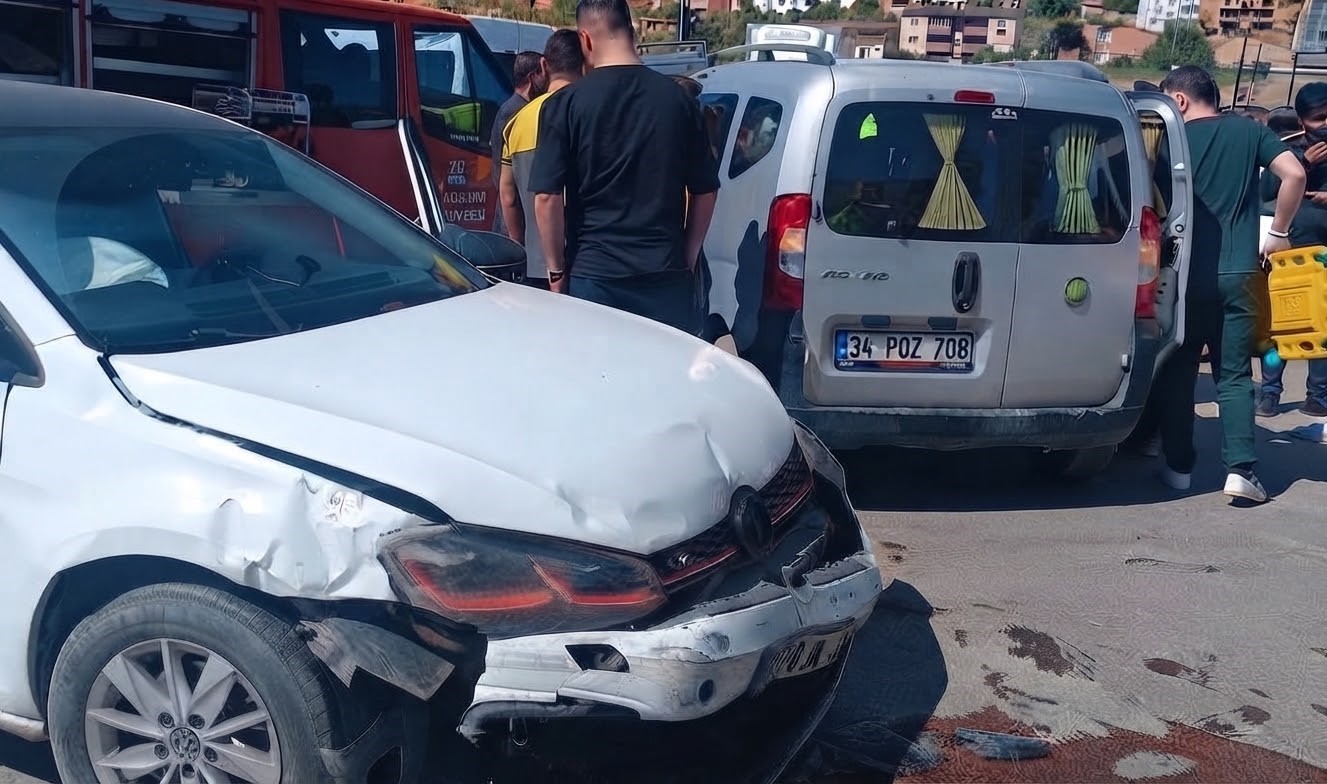 Yüksekova’da trafik kazası: 2 yaralı