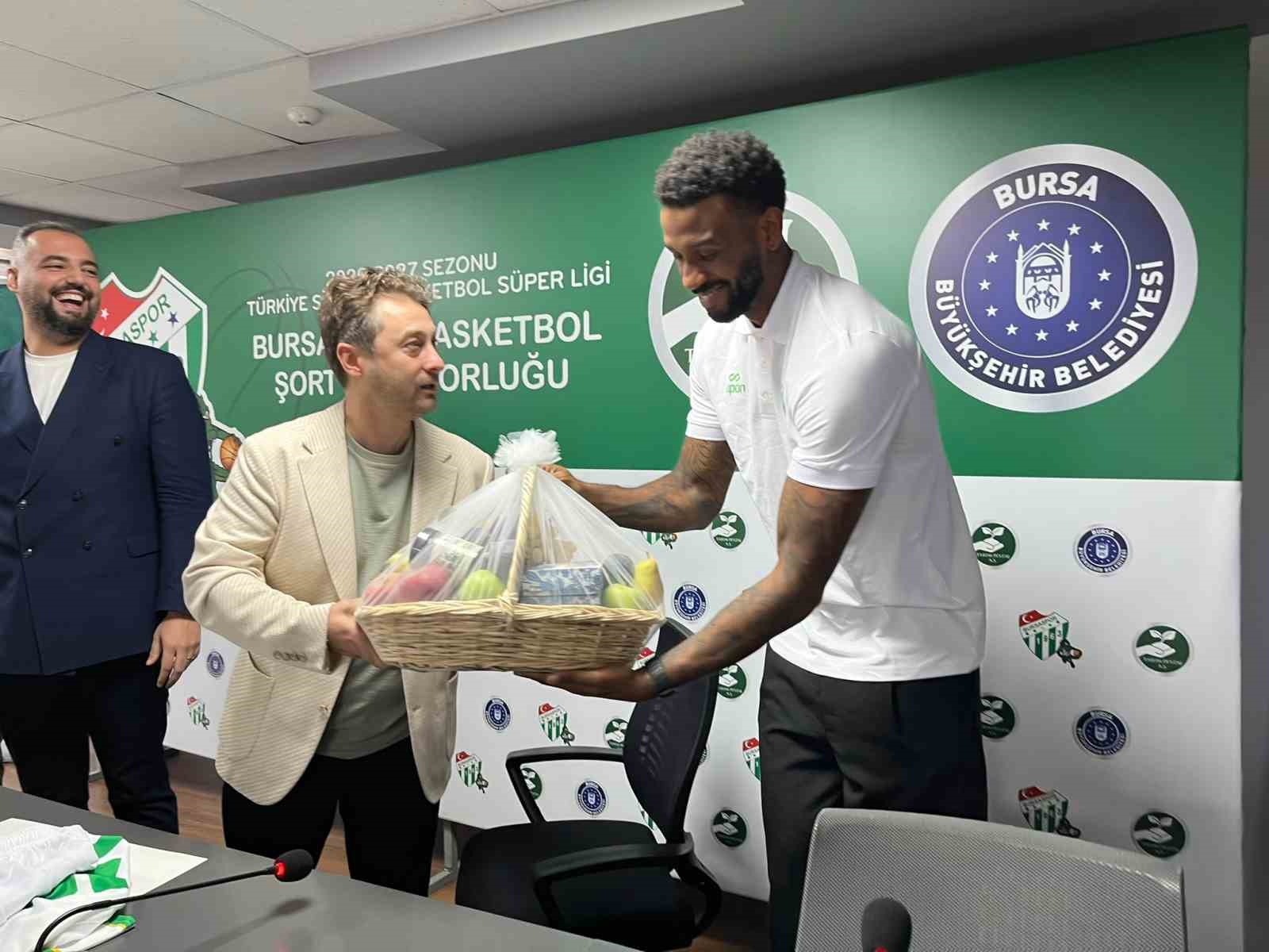 Bursaspor Basketbol’a şort ve tribün isim sponsorluğu desteği