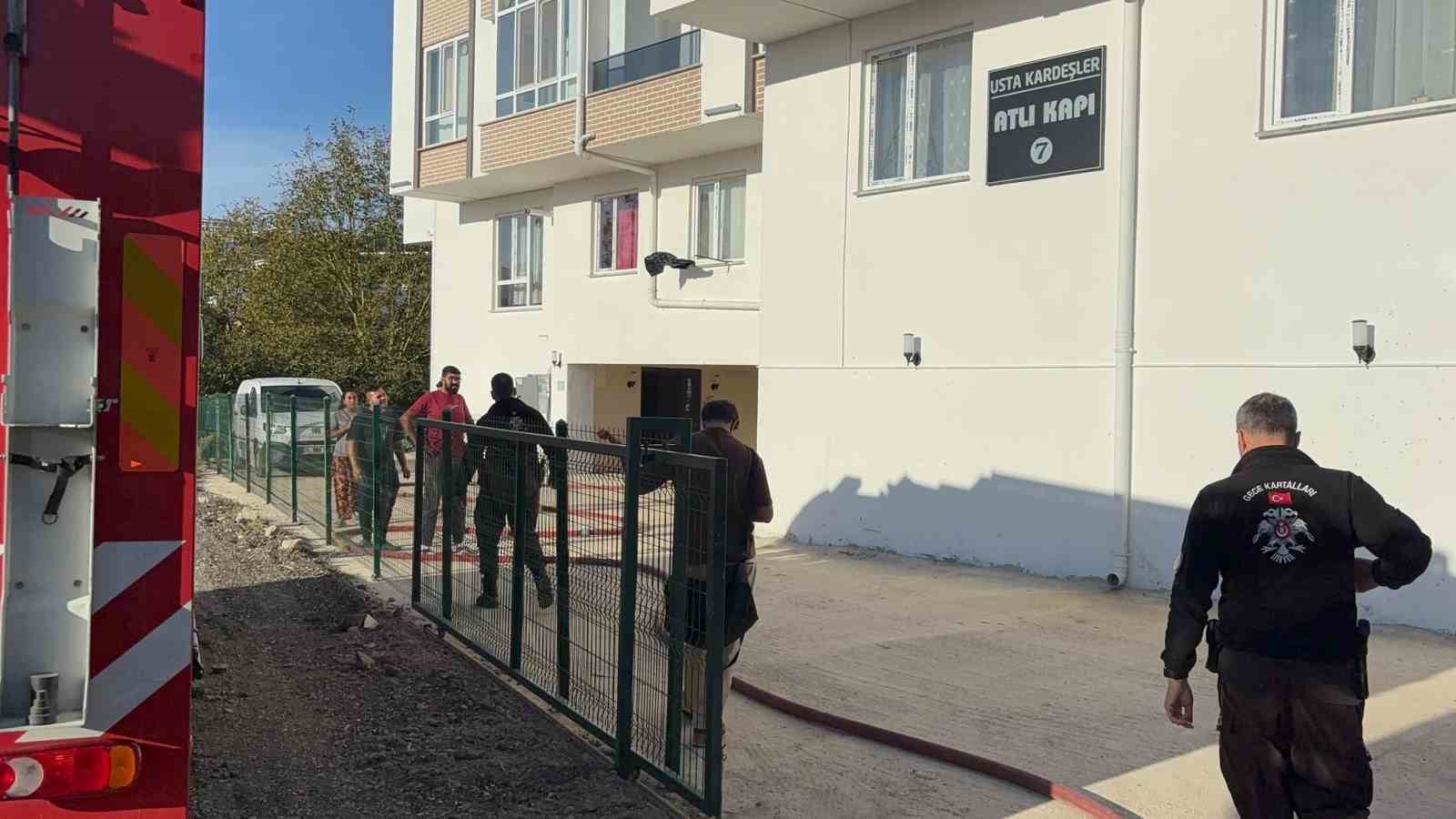 Düzce’de ev yangını ekiplerin müdahalesi ile söndürüldü