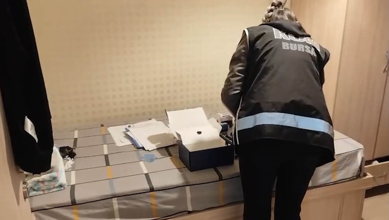 Bursa’da sağlıkçıları ev sahibi yapma vaadiyle dolandıran şahıslara dev operasyon