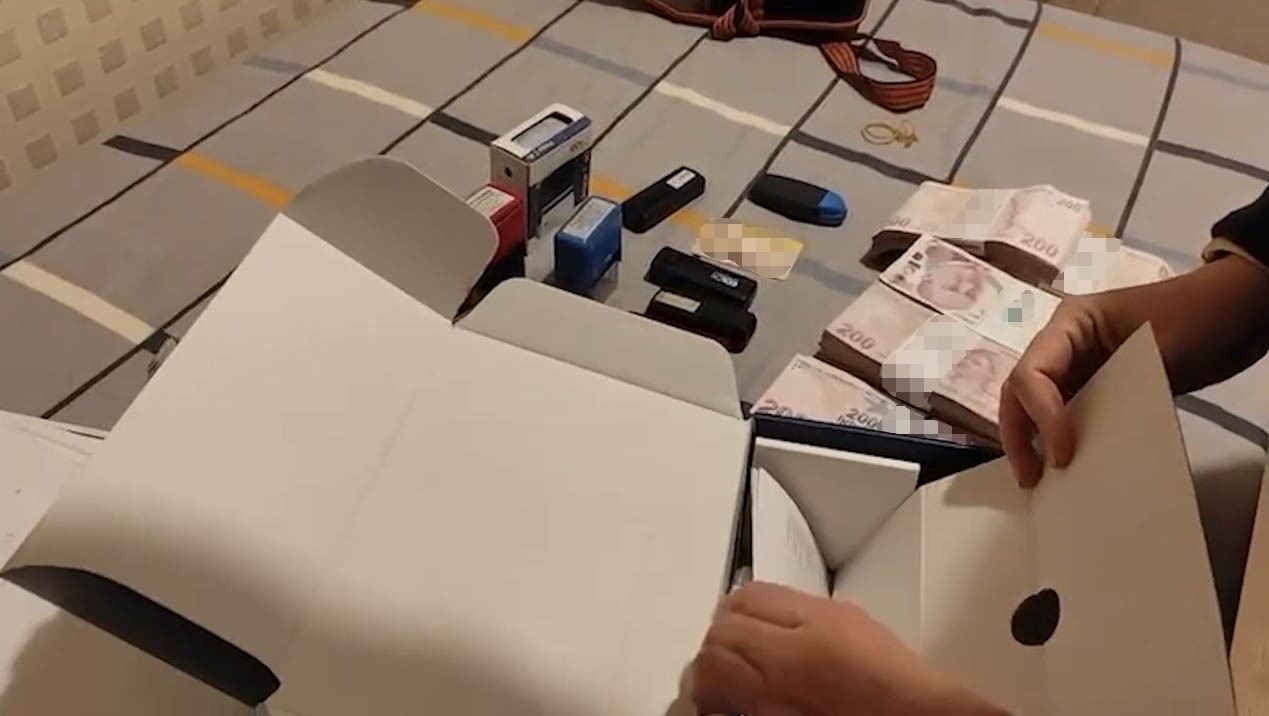 Bursa’da sağlıkçıları ev sahibi yapma vaadiyle dolandıran şahıslara dev operasyon