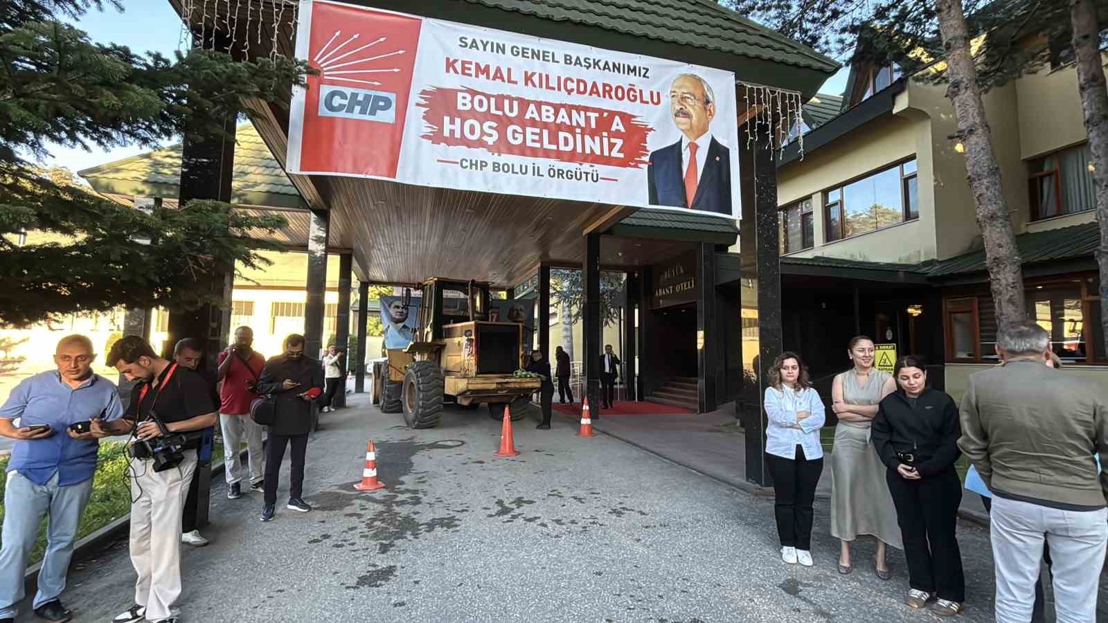 CHP kampında ’kepçe’ krizi: Kılıçdaroğlu gelmeden önce bozuldu