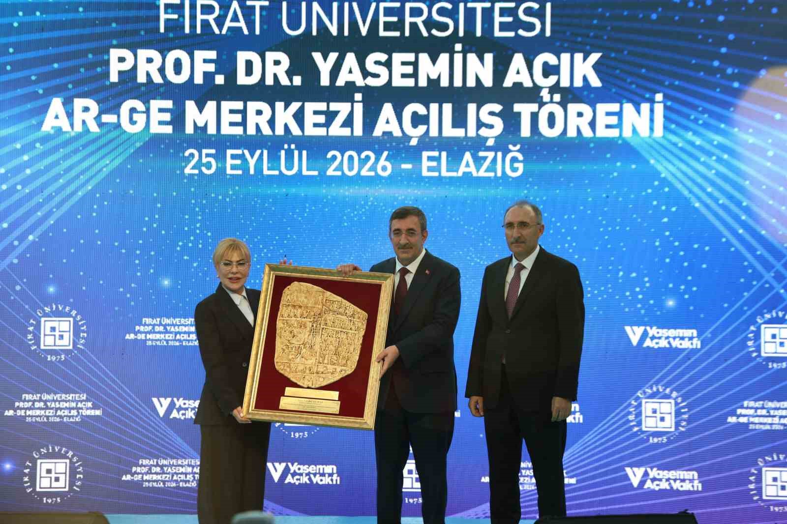 Cumhurbaşkanı Yardımcısı Yılmaz: "Büyük bir ülkeyiz ve iddialı hedeflerimiz var"