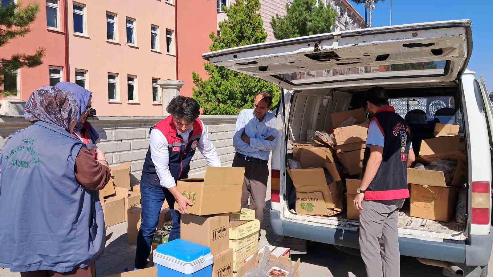 Karaman’da "Gıda Güvenliği-1 Operasyonu": Etiketsiz ve bandrolsüz ürünler ele geçirildi