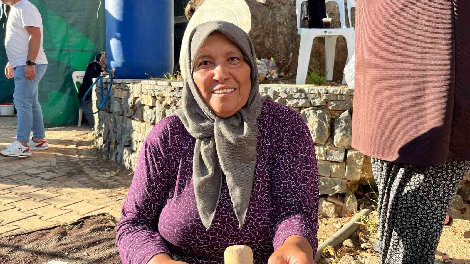 Alanya’da "En Ağır Keçiboynuzu" yarışması renkli anlara sahne oldu
