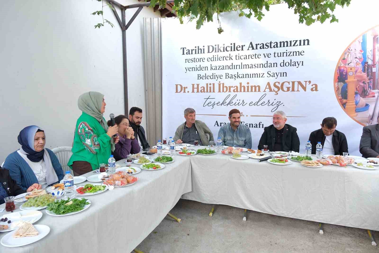 Dünyanın en dar arastasını süsleyen üzümler hasat edildi