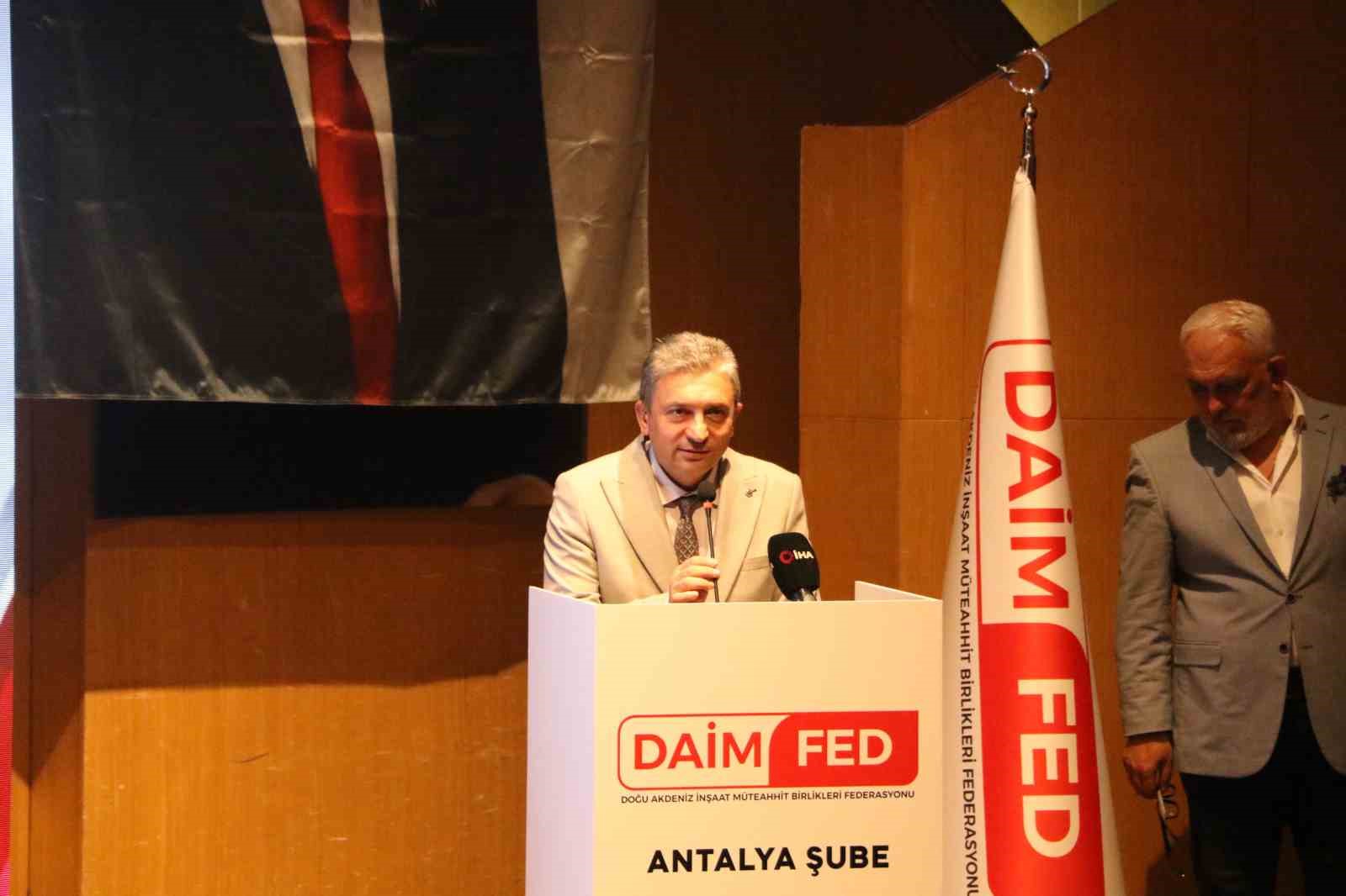 Eski Devlet Bakanı Kürşad Tüzmen: "Antalya yapı stoku olarak ciddi sıkıntıları olan bir şehir"