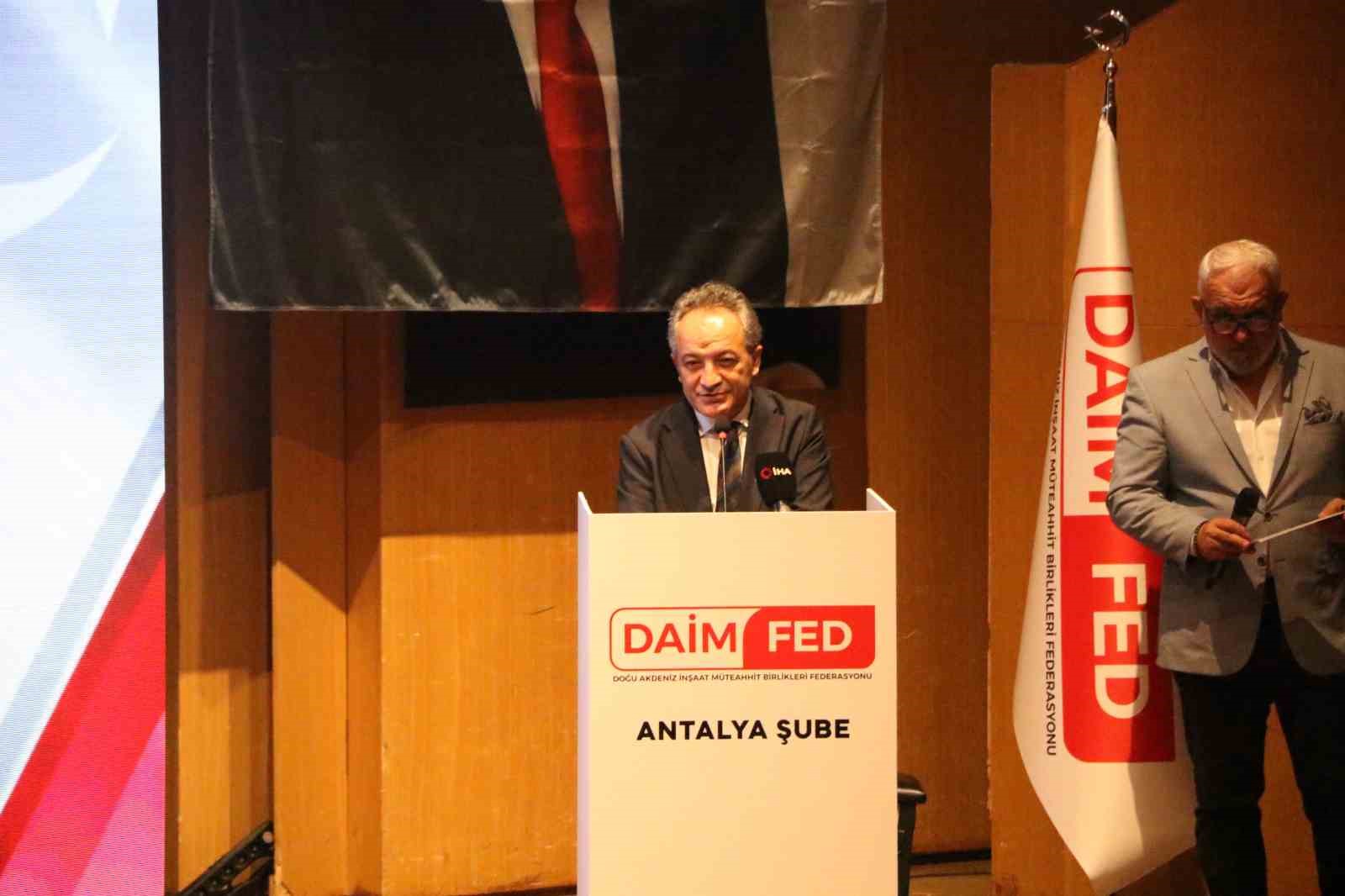 Eski Devlet Bakanı Kürşad Tüzmen: "Antalya yapı stoku olarak ciddi sıkıntıları olan bir şehir"